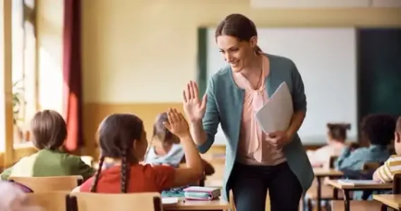 Pedagogia + Extensão em Liderança